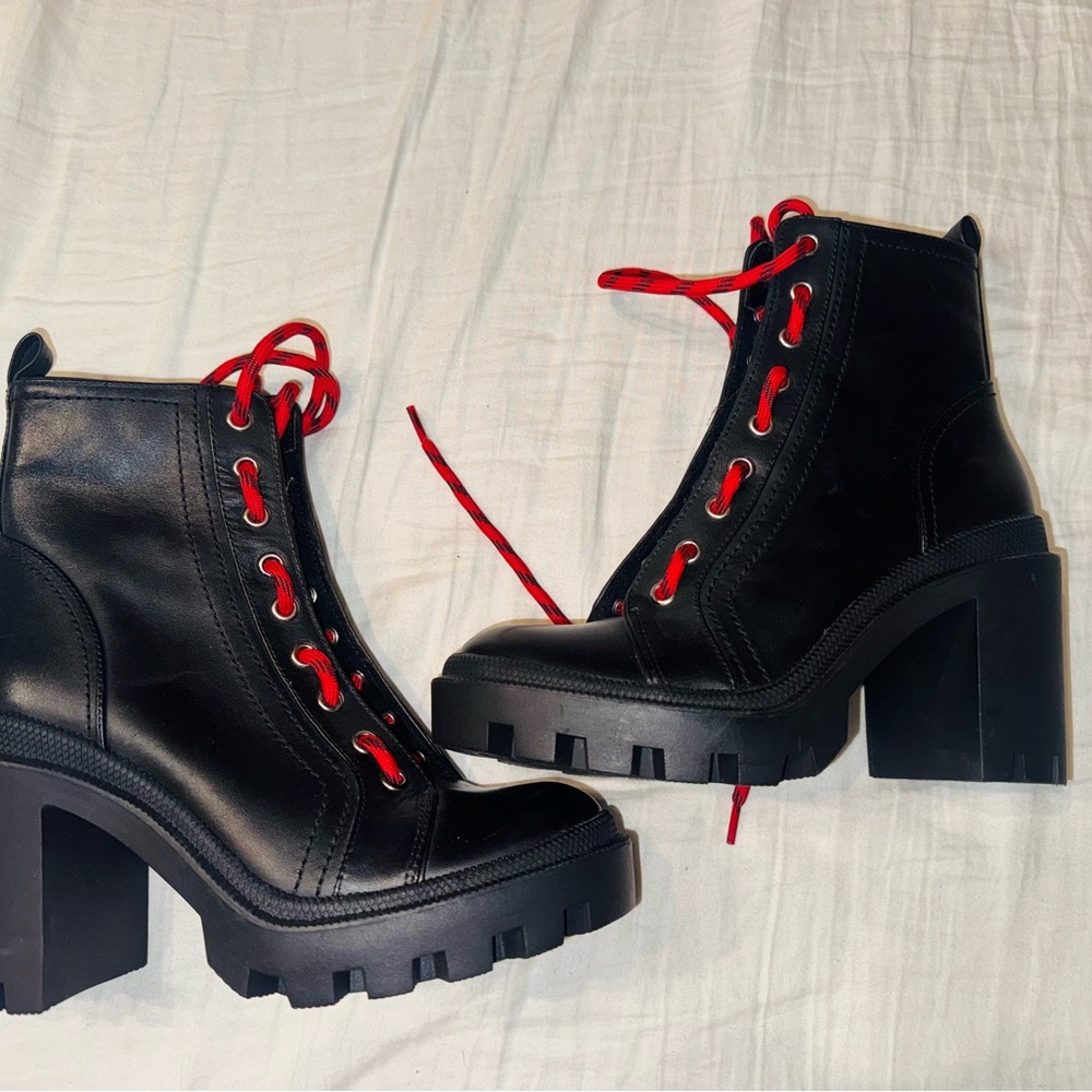 Gianni Bini Black Boots with Red Laces - Picture 3 of 9